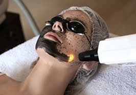 https://assets.toothsi.in/4957_1704453399_Carbon_Facial_51bc63c408.jpg