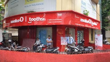 https://assets.toothsi.in/makeo_centre_mumbai_a172003c32.jpg